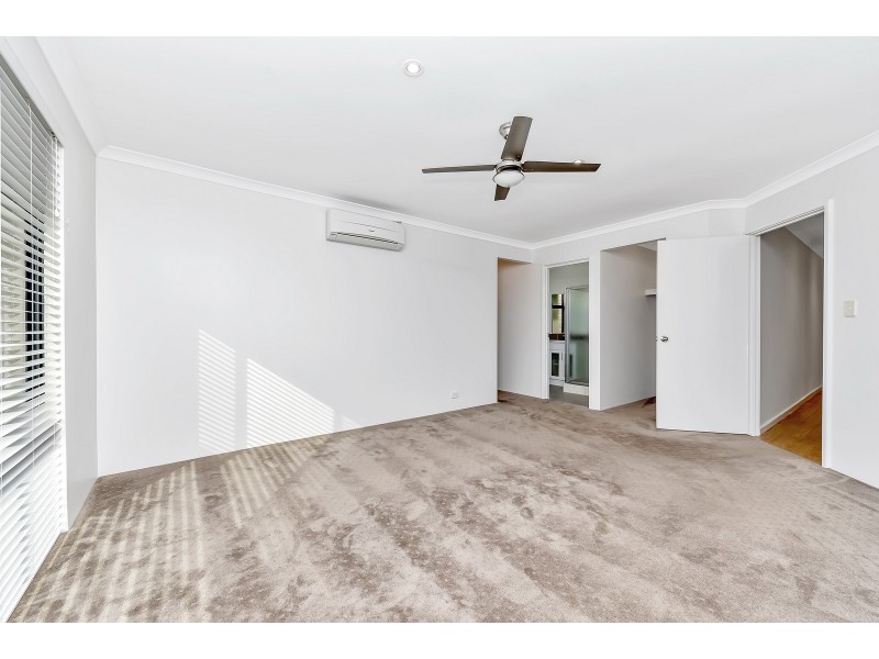 4 Regia Pass, Madora Bay WA 6210