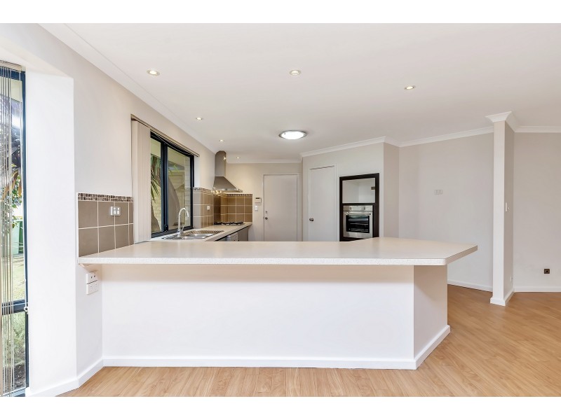 4 Regia Pass, Madora Bay WA 6210