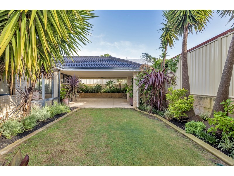 4 Regia Pass, Madora Bay WA 6210