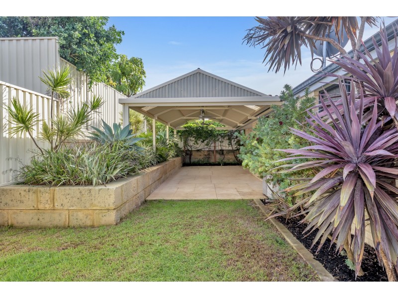 4 Regia Pass, Madora Bay WA 6210