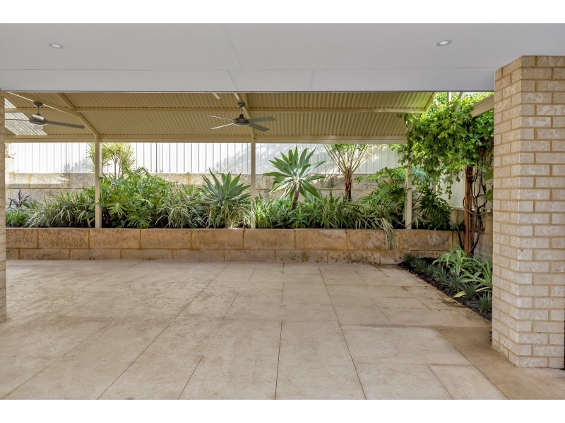 4 Regia Pass, Madora Bay WA 6210