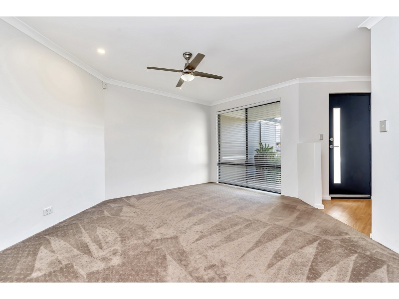 4 Regia Pass, Madora Bay WA 6210