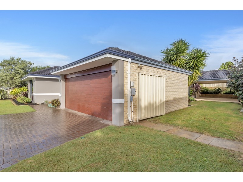 4 Regia Pass, Madora Bay WA 6210