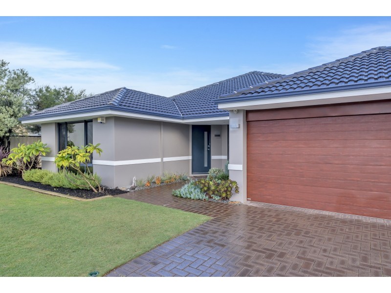 4 Regia Pass, Madora Bay WA 6210