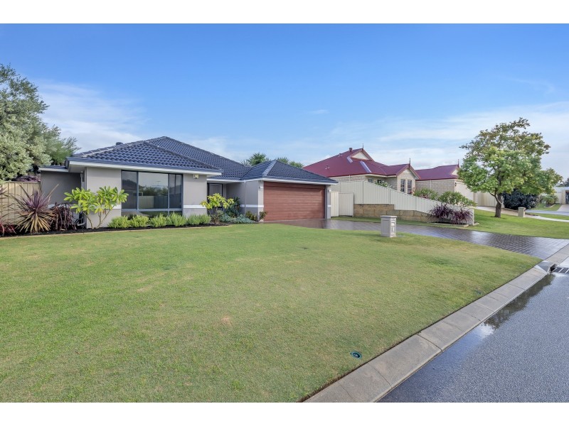 4 Regia Pass, Madora Bay WA 6210