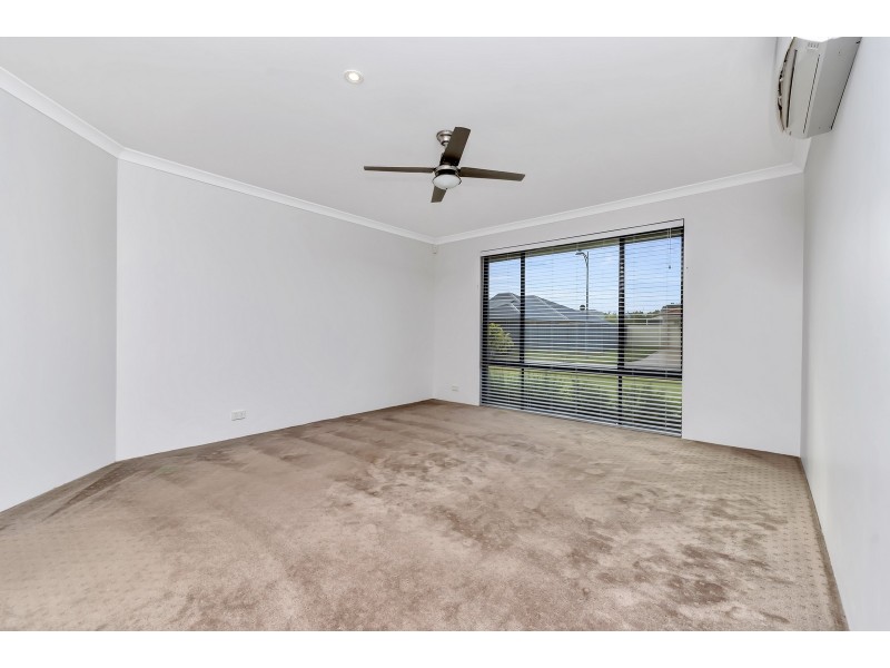 4 Regia Pass, Madora Bay WA 6210