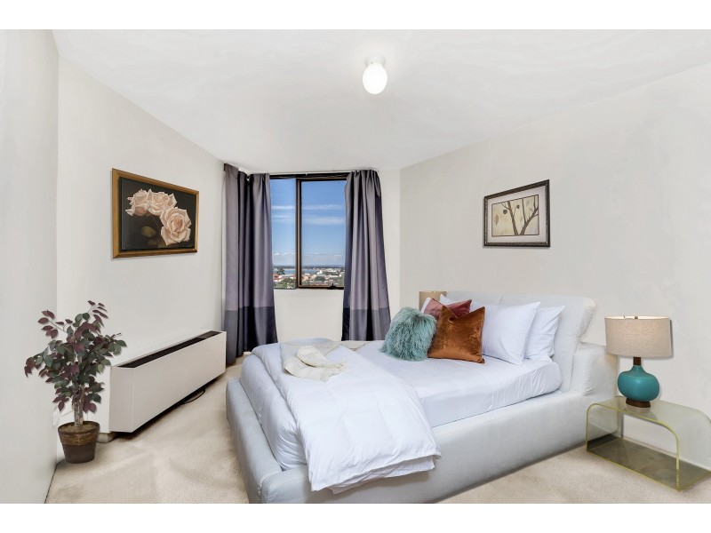 14/6A Valley Road, Halls Head WA 6210