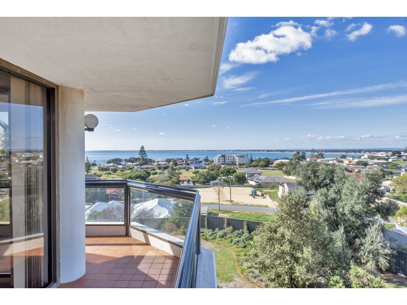 14/6A Valley Road, Halls Head WA 6210