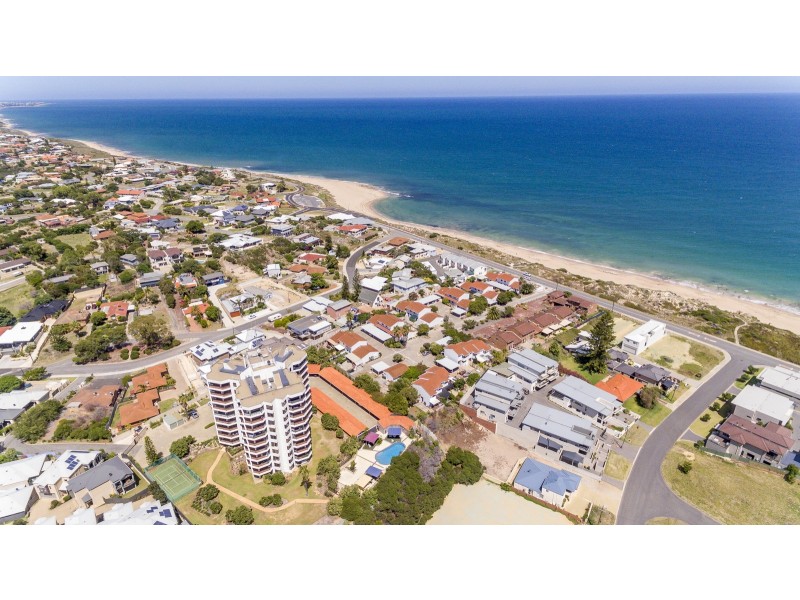 14/6A Valley Road, Halls Head WA 6210