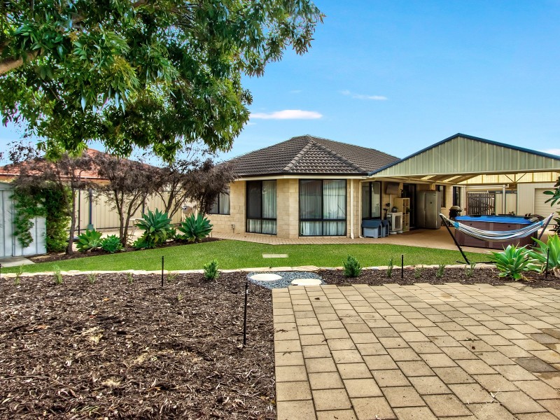 9 Dundas Court, Bertram WA 6167