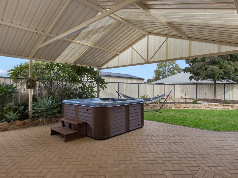 9 Dundas Court, Bertram WA 6167