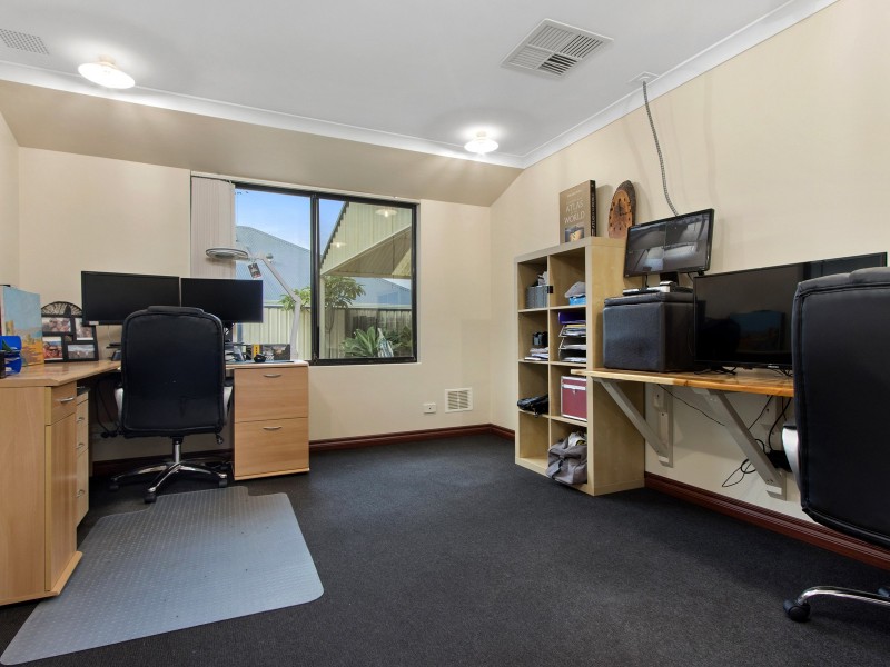 9 Dundas Court, Bertram WA 6167