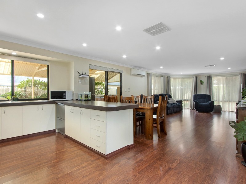 9 Dundas Court, Bertram WA 6167