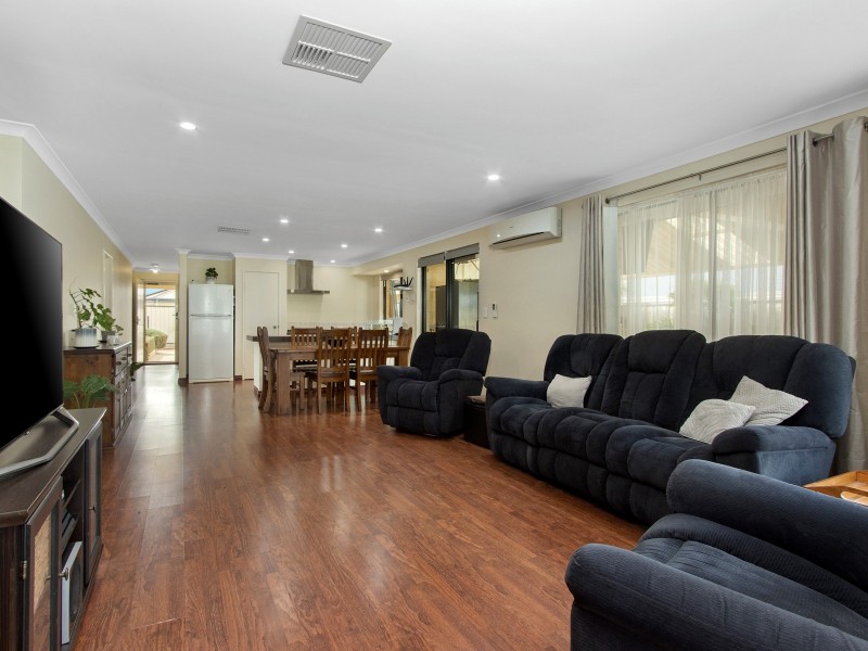 9 Dundas Court, Bertram WA 6167