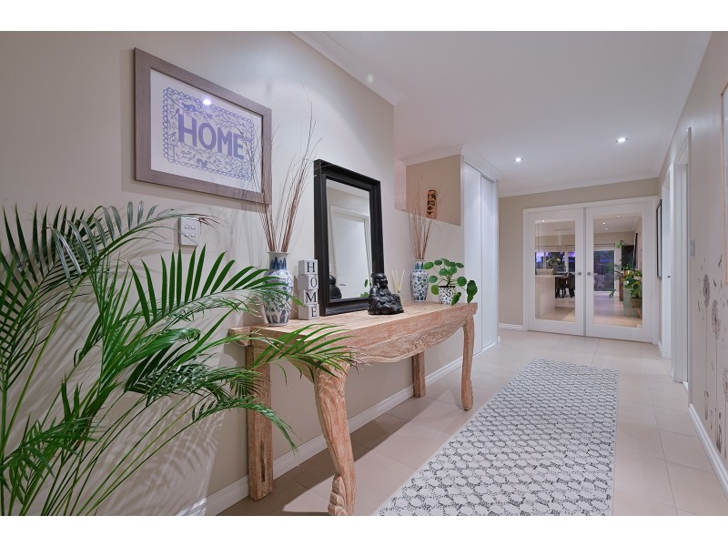 18 Bardeen Pass, Carramar WA 6031