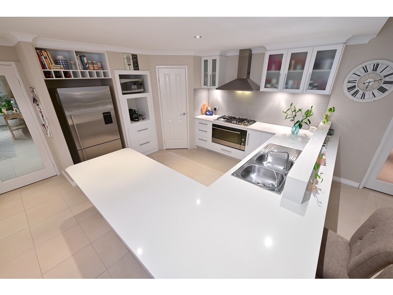 18 Bardeen Pass, Carramar WA 6031