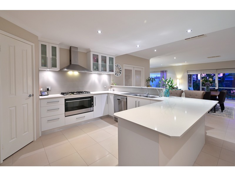 18 Bardeen Pass, Carramar WA 6031