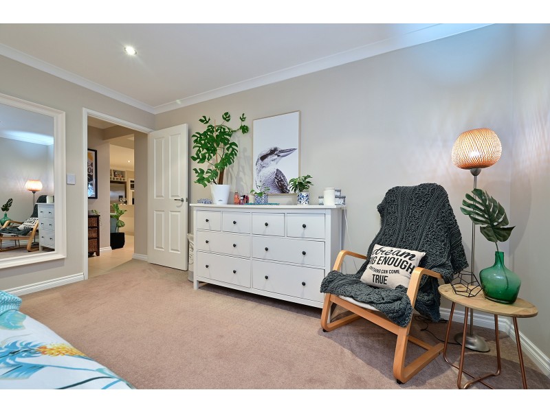 18 Bardeen Pass, Carramar WA 6031