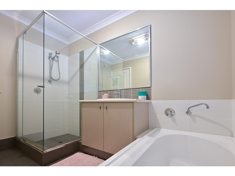 18 Bardeen Pass, Carramar WA 6031