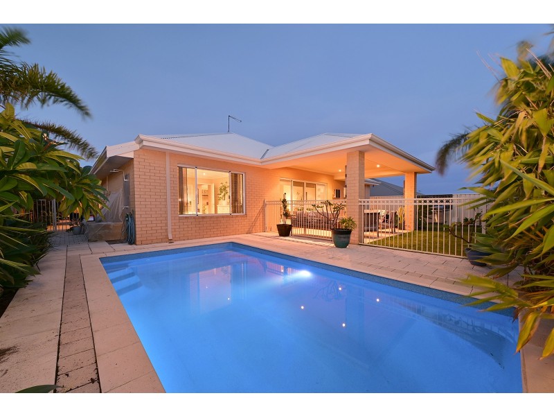 18 Bardeen Pass, Carramar WA 6031