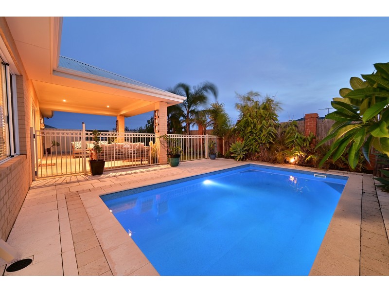 18 Bardeen Pass, Carramar WA 6031