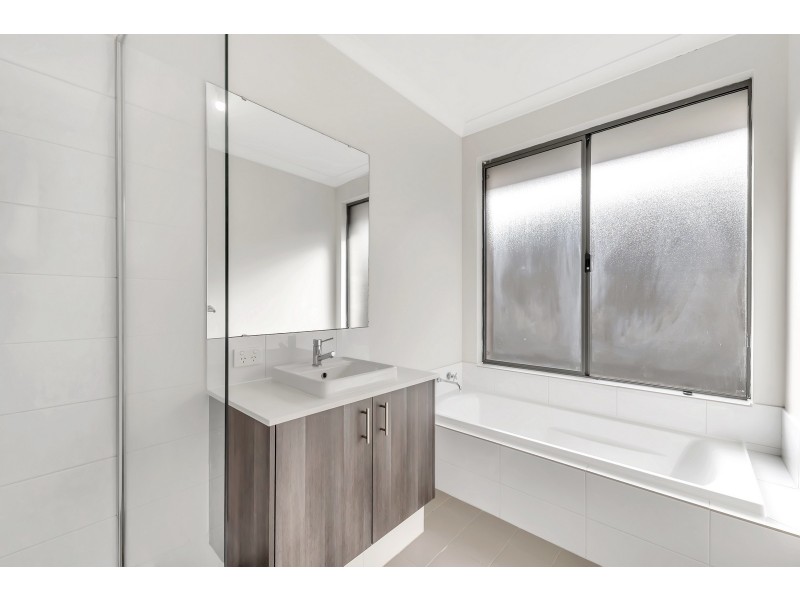 18 Rubylou Crescent, Baldivis WA 6171