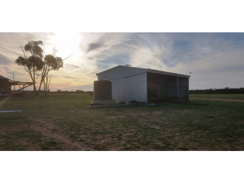 2858 Calingiri Road, Calingiri WA 6569