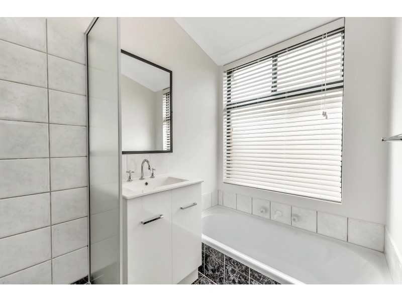 15 Lucidus Retreat, Greenfields WA 6210