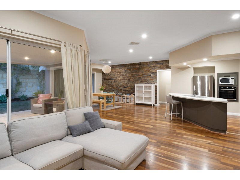 41 Elmhurst Drive, Clarkson WA 6030