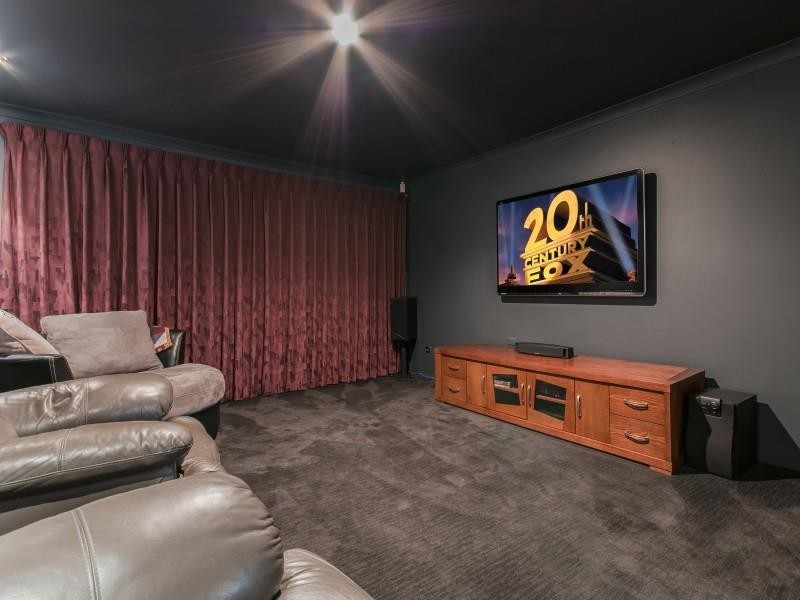 10 Addingham Crescent, Bertram WA 6167