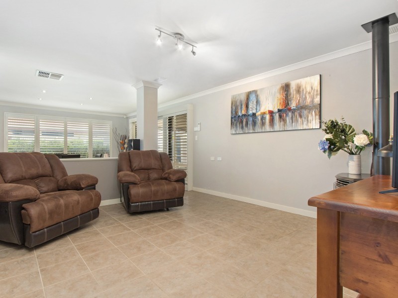 10 Addingham Crescent, Bertram WA 6167