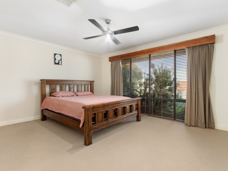 10 Addingham Crescent, Bertram WA 6167