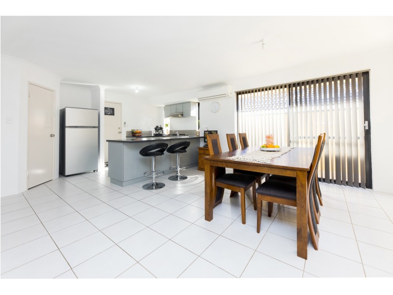 6 Ravensbourne Street, Yanchep WA 6035