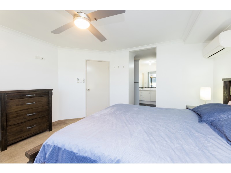 6 Ravensbourne Street, Yanchep WA 6035