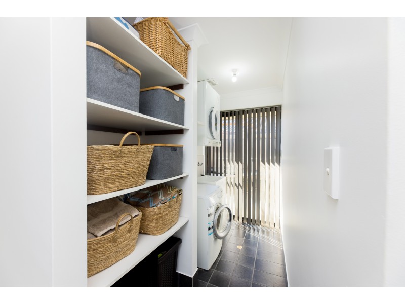 6 Ravensbourne Street, Yanchep WA 6035