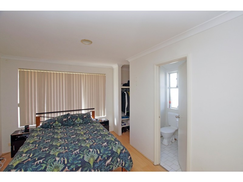 7 Winchester Place, Ballajura WA 6066