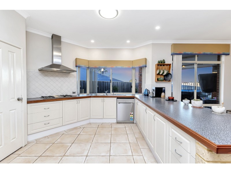 17 Carissa Turn, Halls Head WA 6210