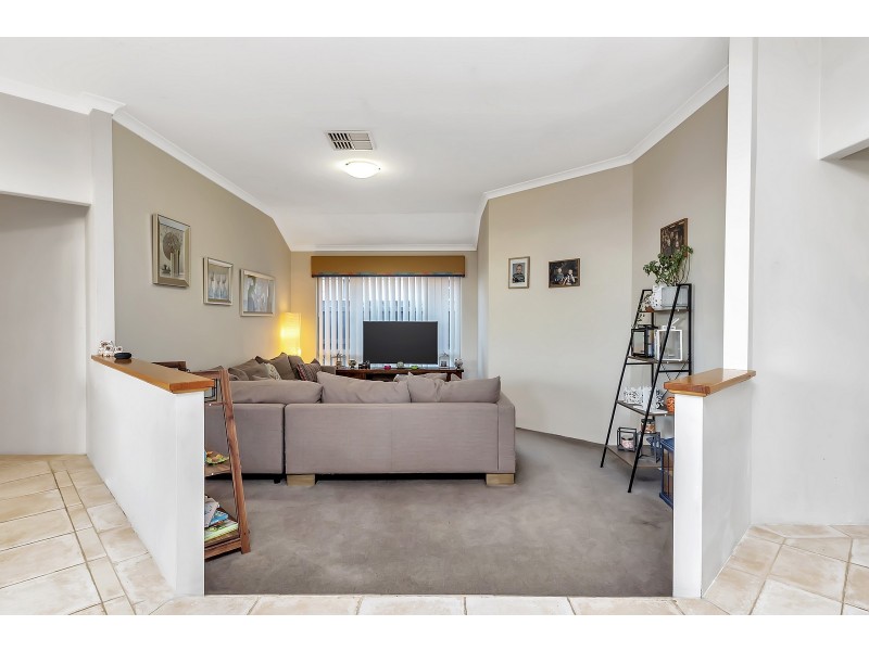 17 Carissa Turn, Halls Head WA 6210