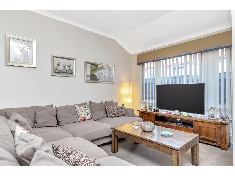 17 Carissa Turn, Halls Head WA 6210