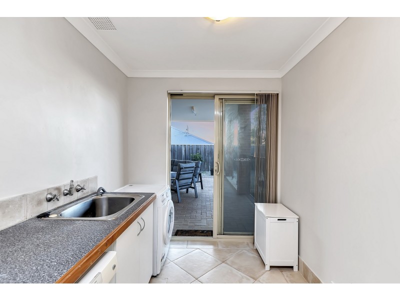 17 Carissa Turn, Halls Head WA 6210