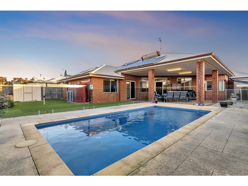 17 Carissa Turn, Halls Head WA 6210