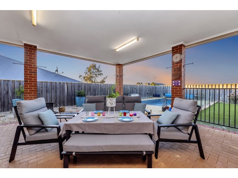 17 Carissa Turn, Halls Head WA 6210