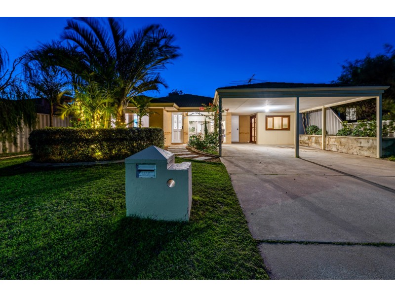 17 Combewood Loop, Carramar WA 6031
