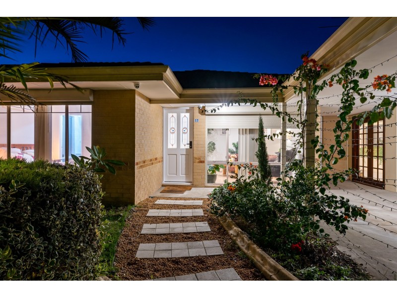 17 Combewood Loop, Carramar WA 6031
