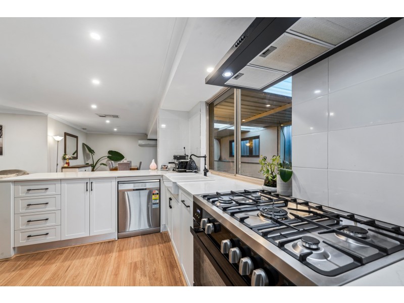 17 Combewood Loop, Carramar WA 6031