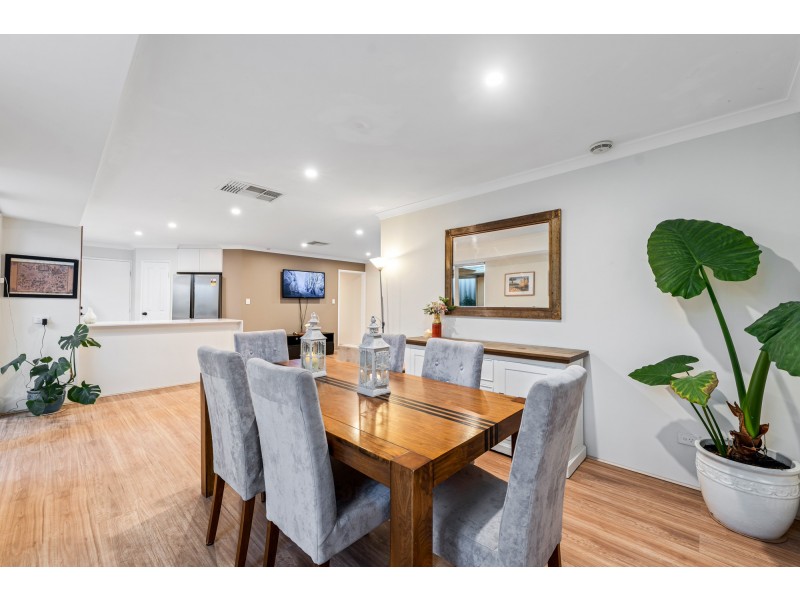 17 Combewood Loop, Carramar WA 6031