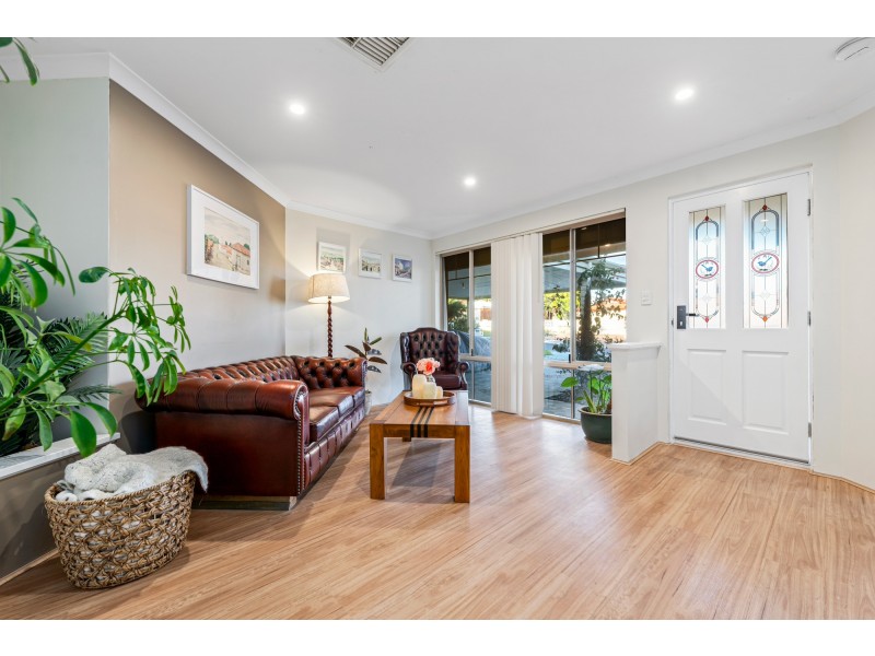17 Combewood Loop, Carramar WA 6031