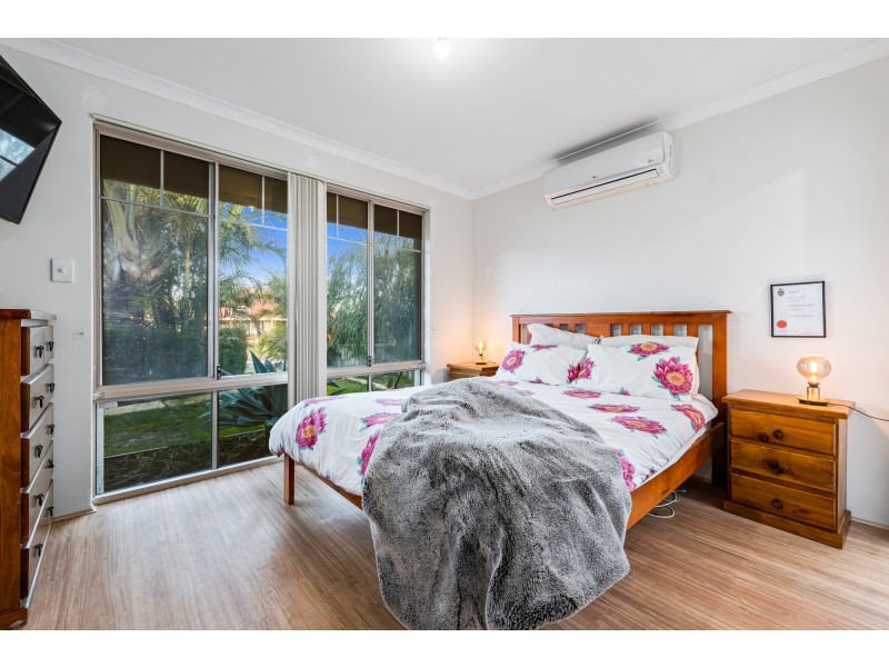 17 Combewood Loop, Carramar WA 6031