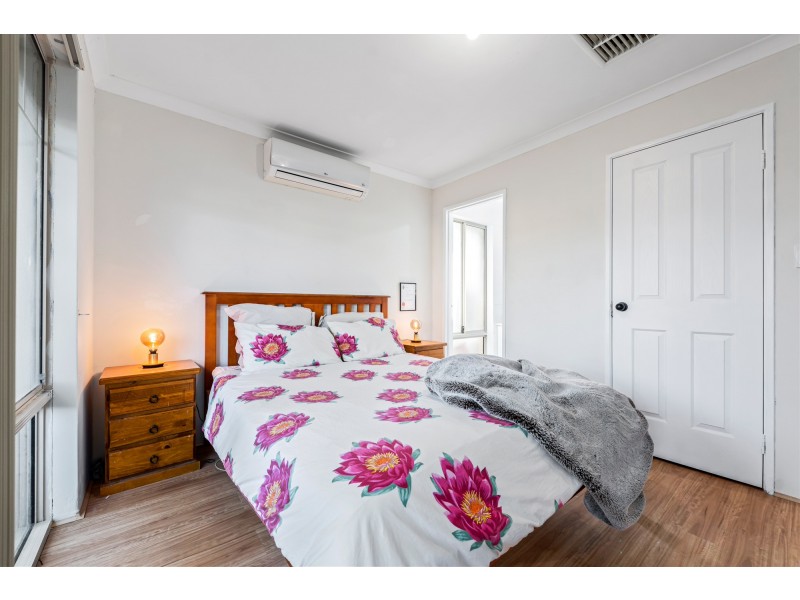 17 Combewood Loop, Carramar WA 6031