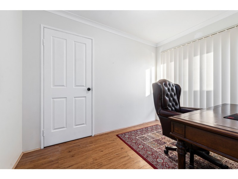 17 Combewood Loop, Carramar WA 6031